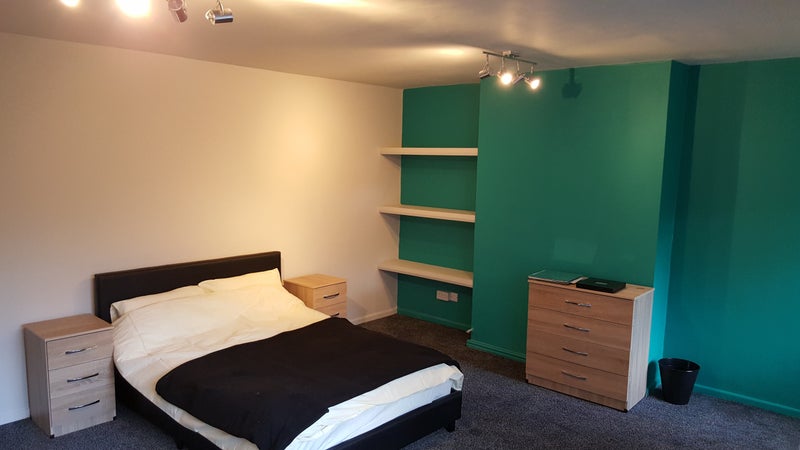 Photo 1: room1