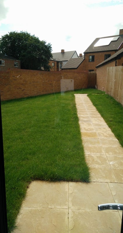 Photo 1: accessible garden to all tenants