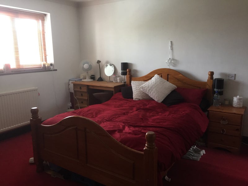 Photo 1: Large Dbl Bedroom