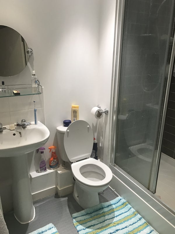 Leatherhead Rent Single Room Leatherhead Rent Single Room