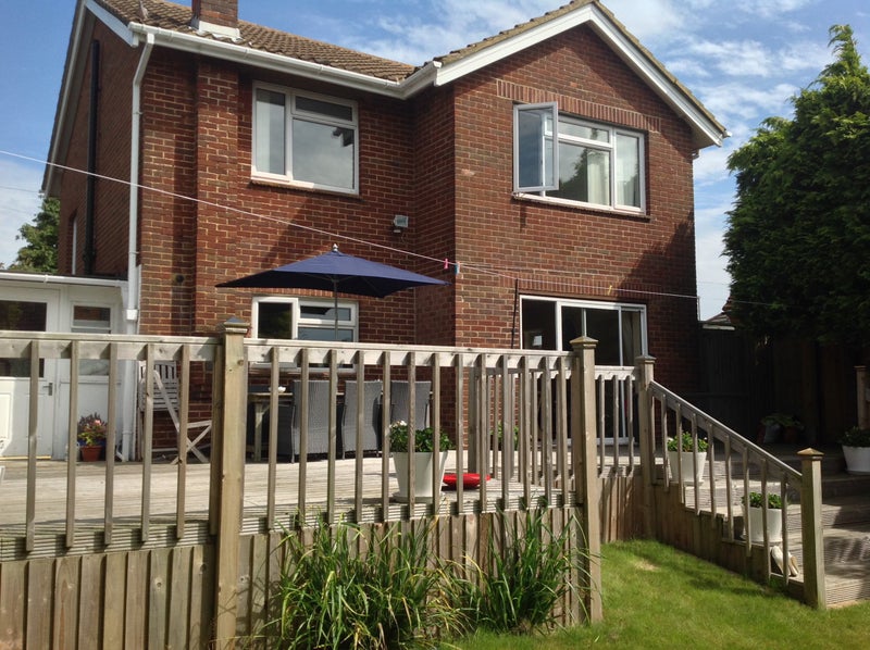 Photo 1: South facing garden 