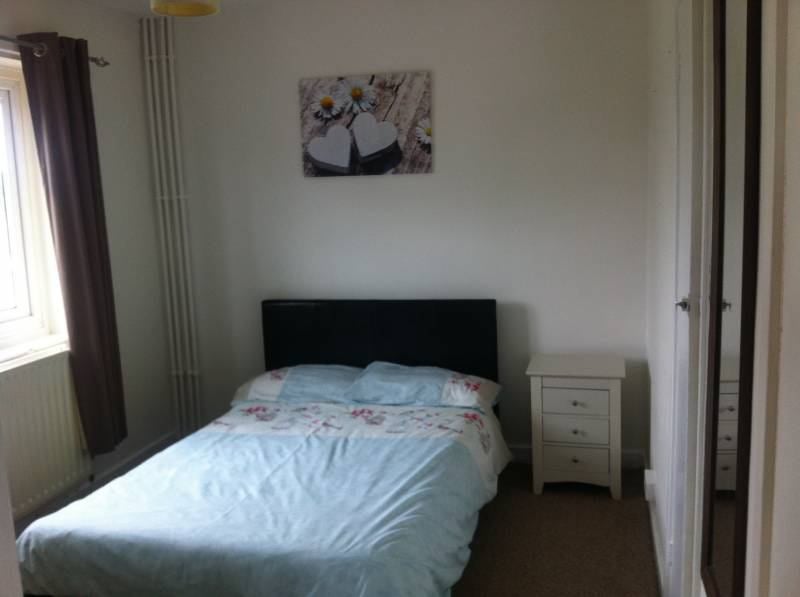 'Single room in a friendly house in Durrington' Room to Rent from SpareRoom