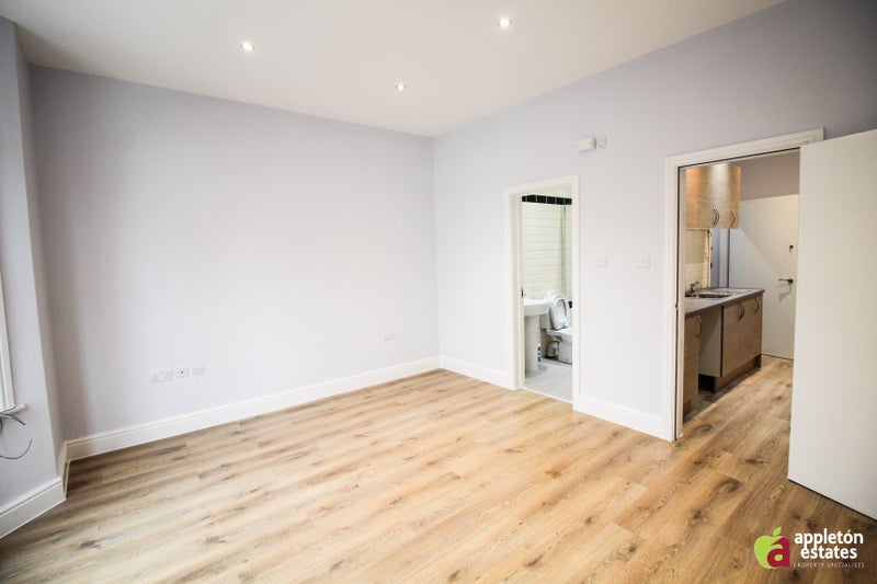 'Large Studio To Rent In Thornton Heath' Room to Rent from SpareRoom