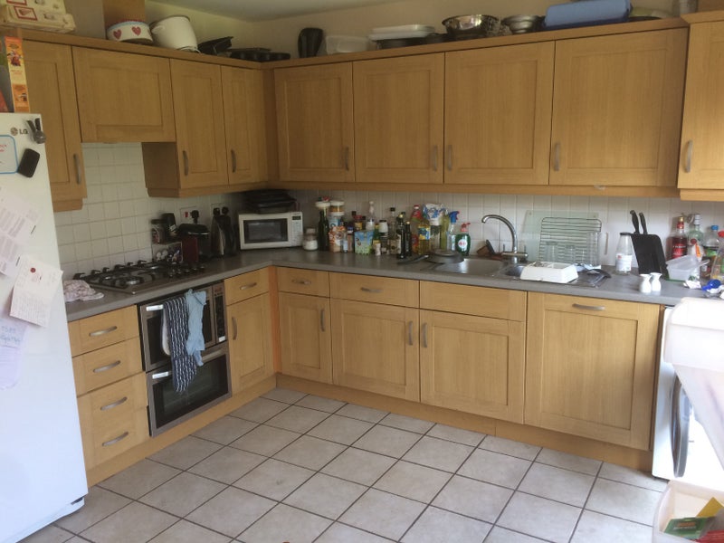 'Double Room, Crawley Town Centre' Room to Rent from SpareRoom