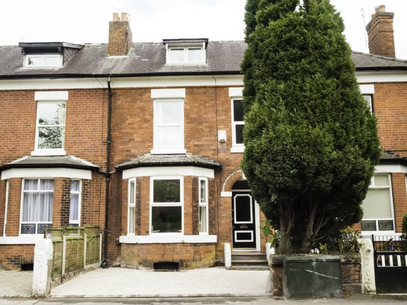 'Double bedroom on Burton Road, Didsbury' Room to Rent from SpareRoom