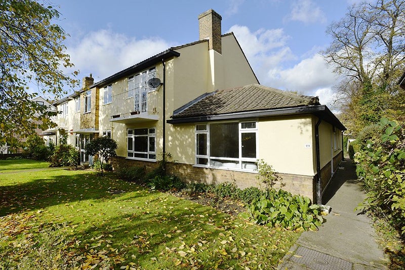 'Large 1 bedroom bungalow, private road, Blackheath' Room to Rent from