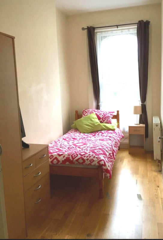 Photo 1: Single bed room