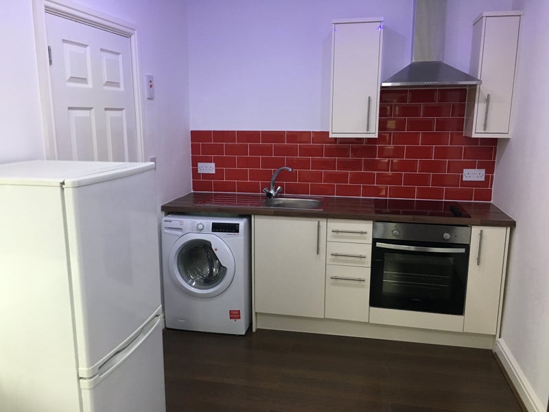 'Modern Studio Apartment In Loughborough' Room to Rent from SpareRoom