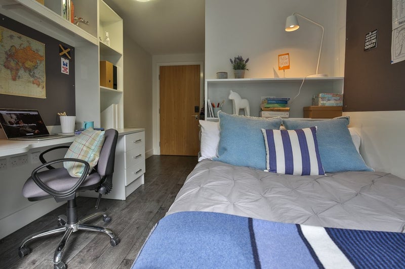 'Room Ayton House194 until June, 179 yearly contr.' Room to Rent from