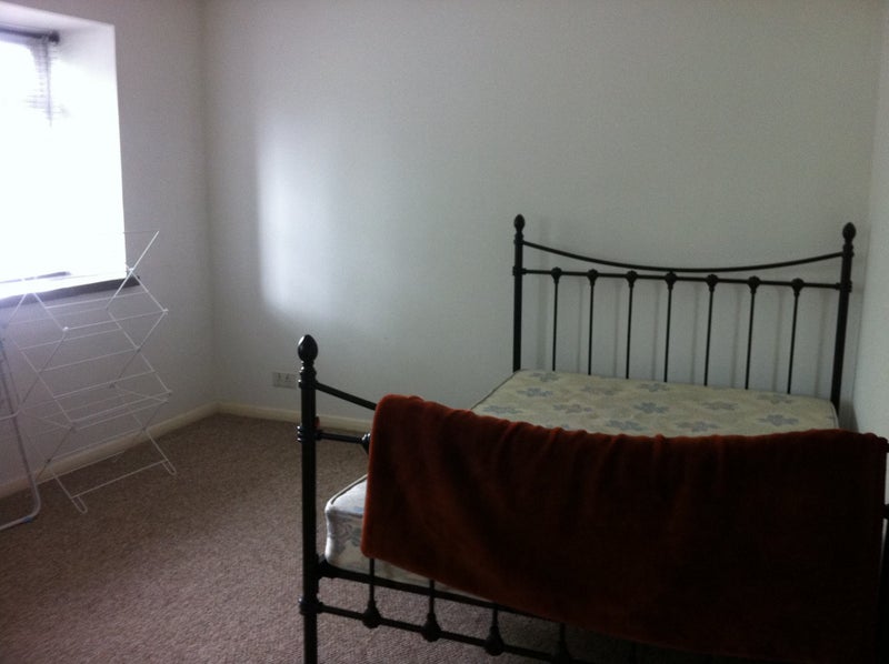 'Loughton, two double rooms available in FSH' Room to Rent from SpareRoom