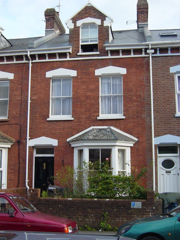 'Double room in friendly St. Thomas house' Room to Rent from SpareRoom