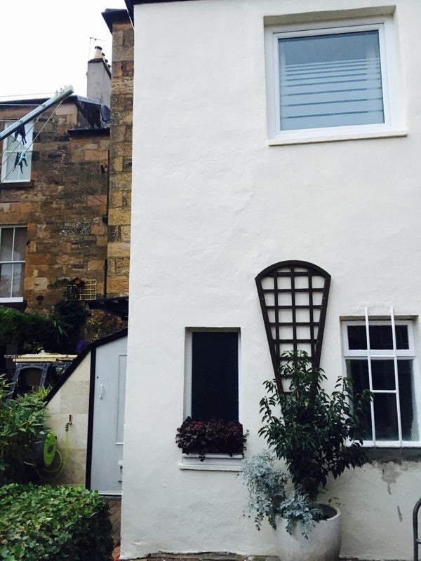 Photo 1: The studio flat