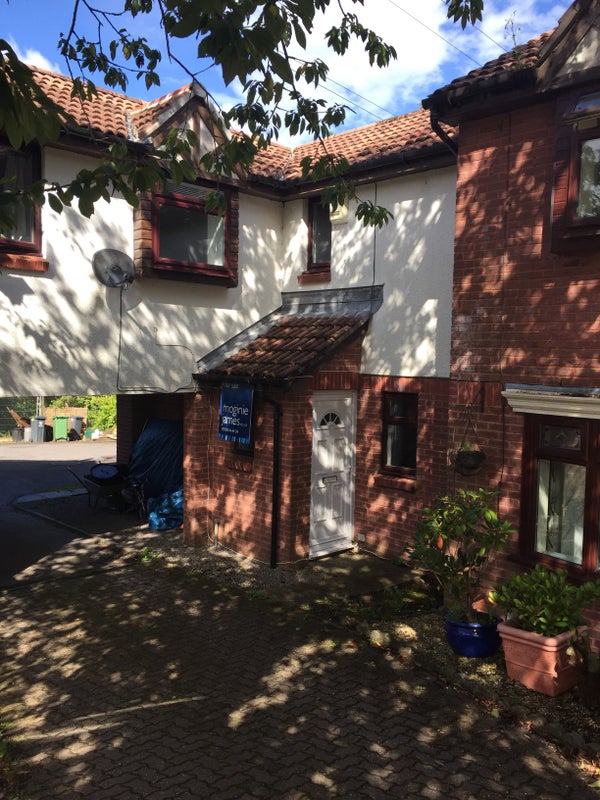 'Double Room in Danescourt. Professional, Bills inc' Room to Rent from