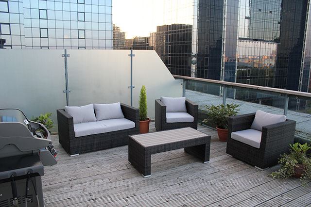 Photo 1: Roof Terrace