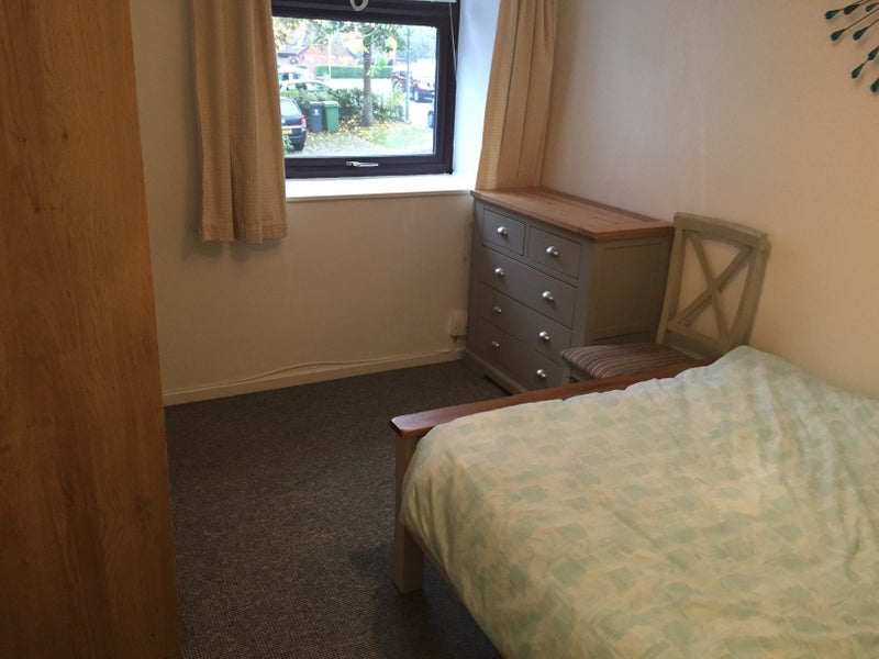 'Double Room in Danescourt. Professional, Bills inc' Room to Rent from