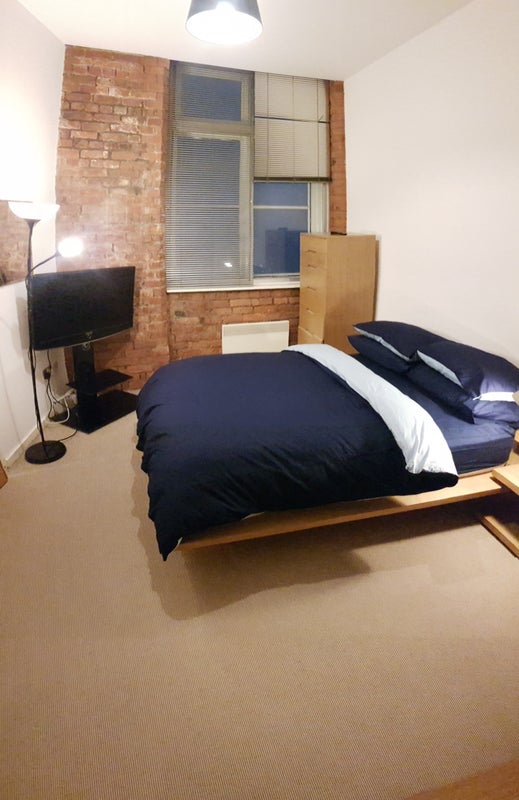 Photo 1: Bedding and towels provided if required. 