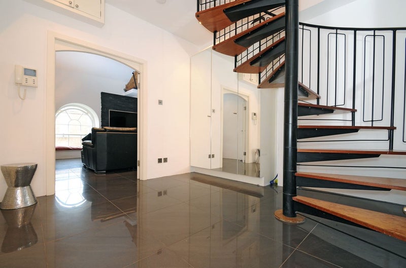 'Luxury apartment Princess Park Manor!' Room to Rent from SpareRoom