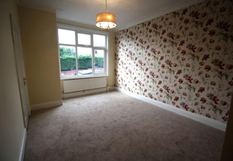 'Room to let East End Park, Leeds, NO AGENT FEES' Room to Rent from