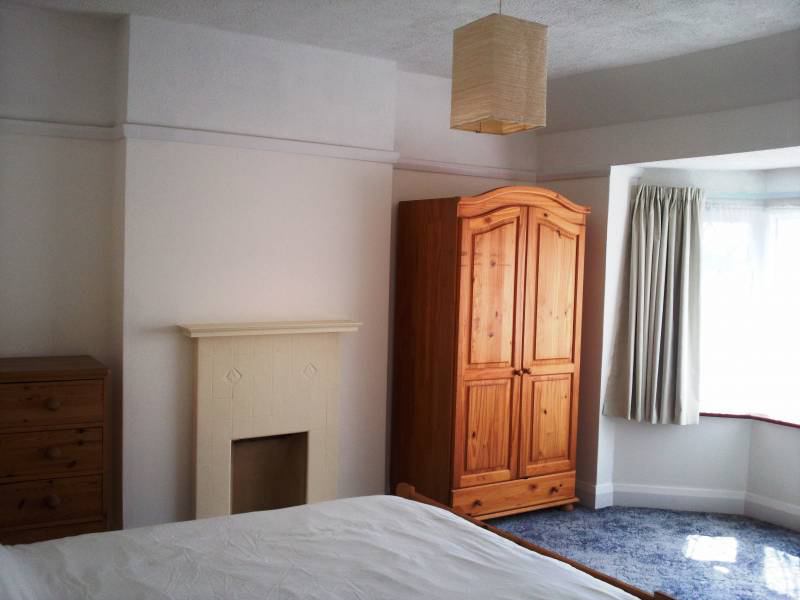 'Single/double room in Gants Hill' Room to Rent from SpareRoom