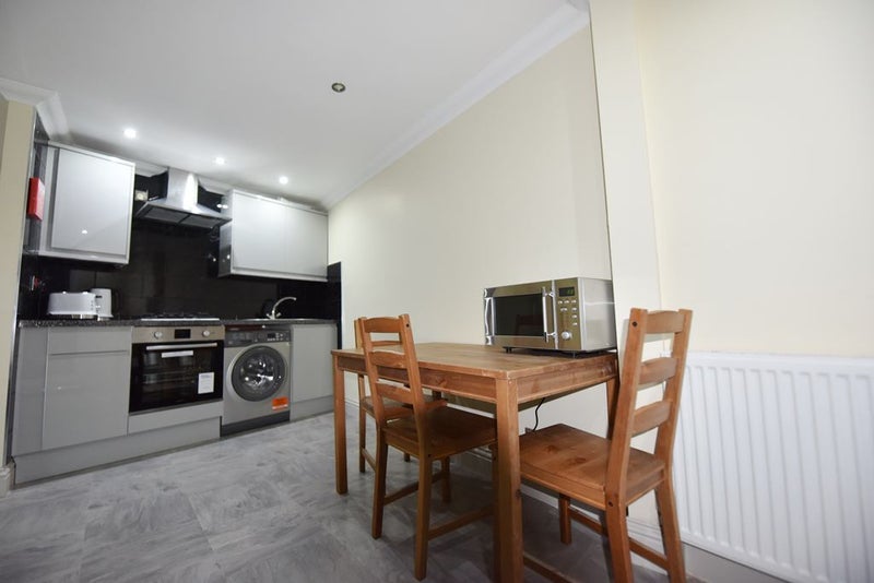 Large Room To Rent Lavender Hill Large Room To Rent Lavender Hill
