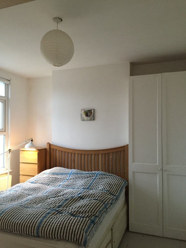 Lovely Double Room In Spacious House Next To Stn Spareroom