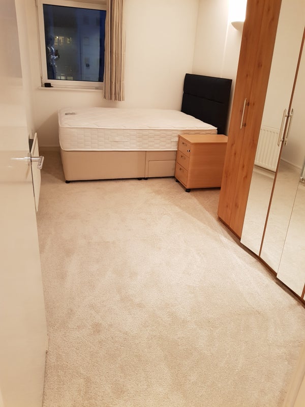 Photo 1: Double bed with massive mirrored wardrobe