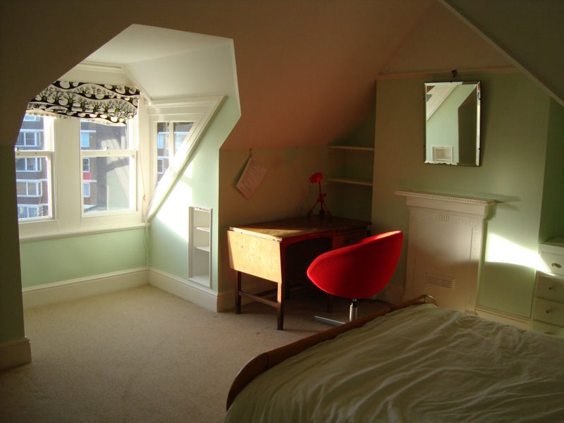 Photo 1: Room 2