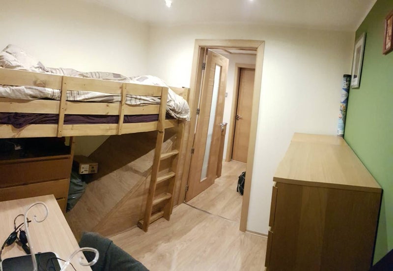 'Single Room Ideal for Professionals Staines/Egham' Room to Rent from SpareRoom