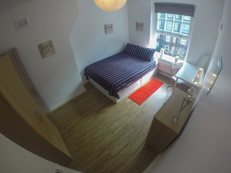 'Stunning Room In Vauxhall Area!!! Reserve It Now' Room to Rent from