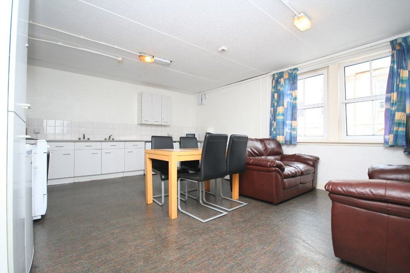 'Central Greenock Waterfront House Share! Bills Inc' Room to Rent from