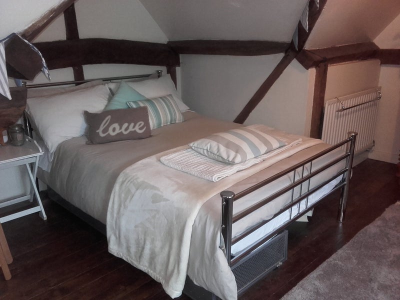 Photo 1: Bedroom - ROOM 2