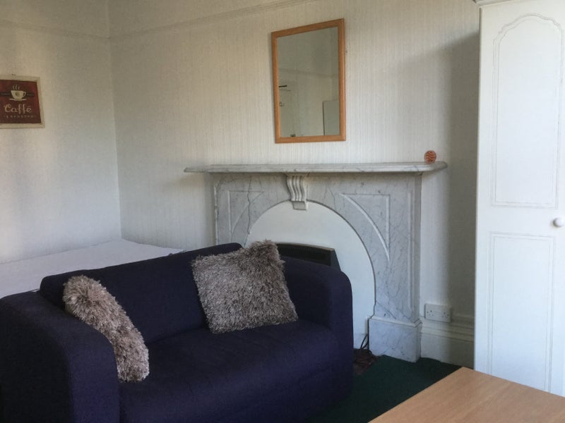 'Bedsit Altrincham,furnished with own kitchen' Room to Rent from SpareRoom