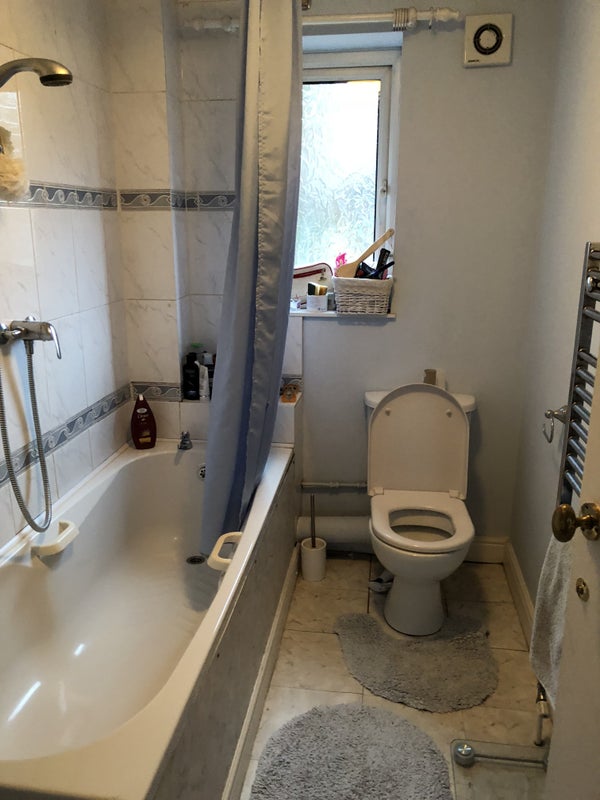 'Double room to let Bromsgrove town centre' Room to Rent from SpareRoom