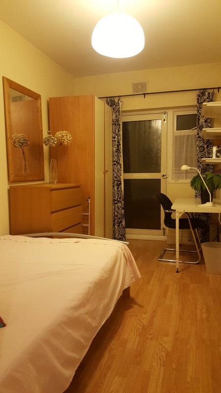 Room In Willsden Green Room In Willsden Green
