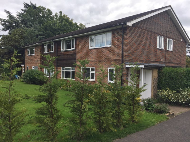 'ROOM for rent OXTED £560' Room to Rent from SpareRoom