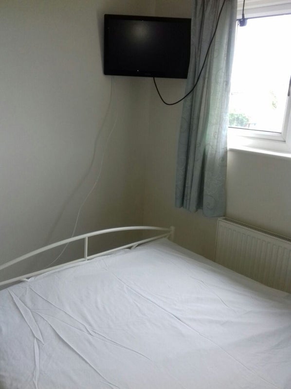 'Fully furnished double bedroom to let in bicester' Room to Rent from SpareRoom