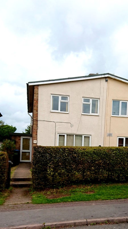 Four Bedrooms Remaining For Let In A Well Furnished 5 Bedroomed Semi Detatched Property In Hillside Hatfield From September 1st 2018 Four Bedrooms Remaining For Let In A Well Furnished 5 Bedroomed Semi Detatched Property In Hillside Hatfield From September 1st 2018
