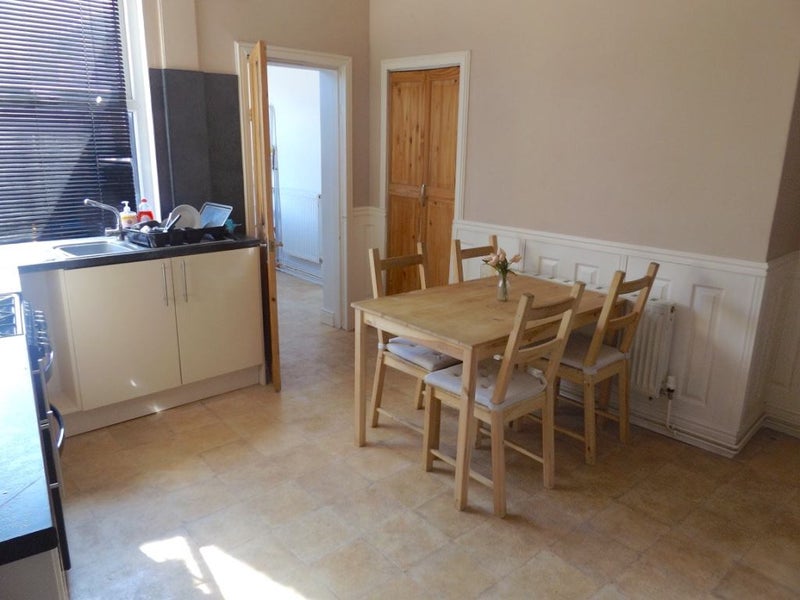 '4 Bed House Share Bramley All Bills Included' Room to Rent from SpareRoom