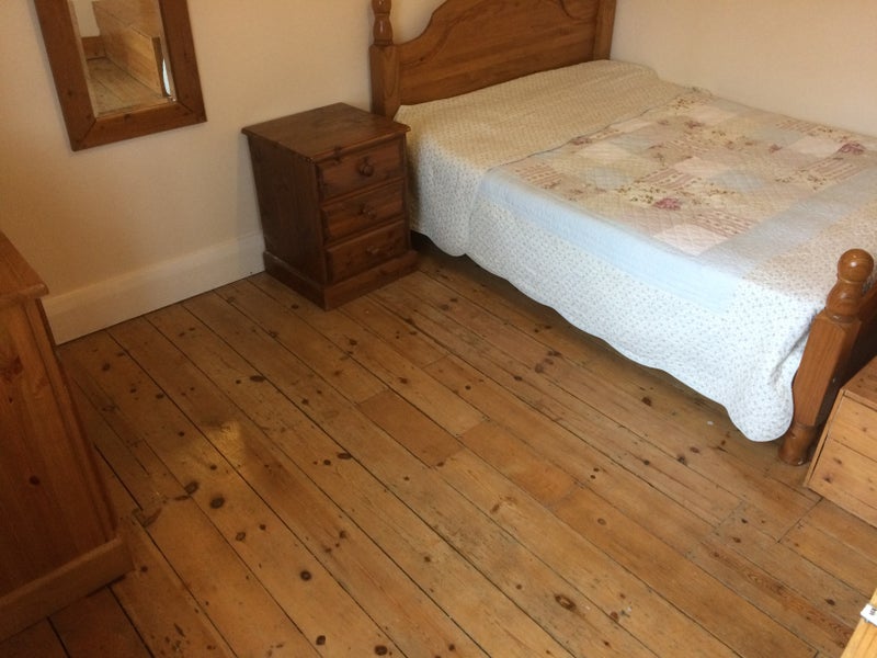 'Whole house in Wimbledon, close to town centre.' Room to Rent from