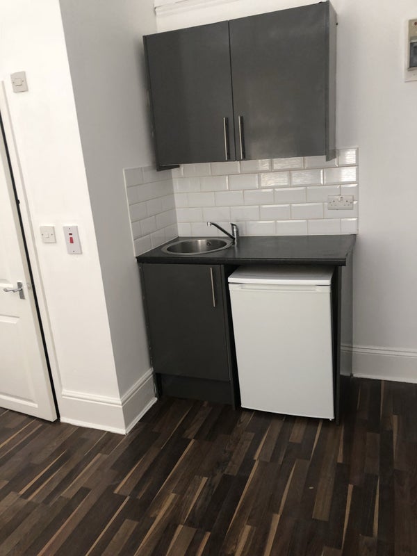 'Self contained studio flat' Room to Rent from SpareRoom