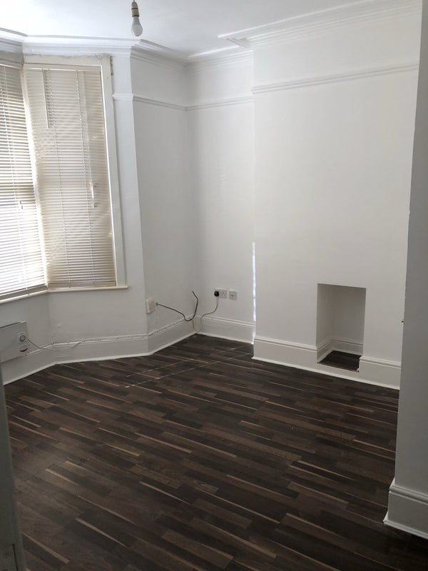 'Self contained studio flat' Room to Rent from SpareRoom