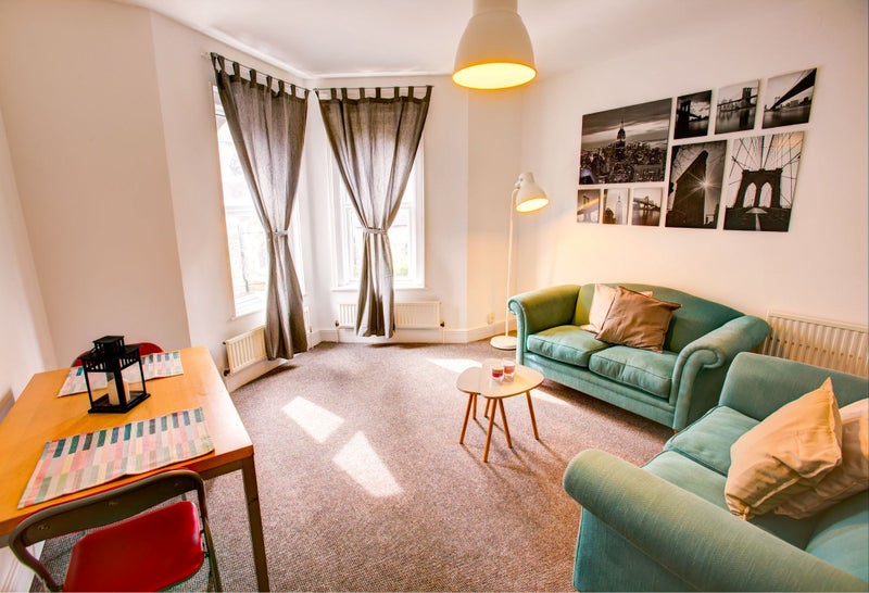 Photo 1: lounge