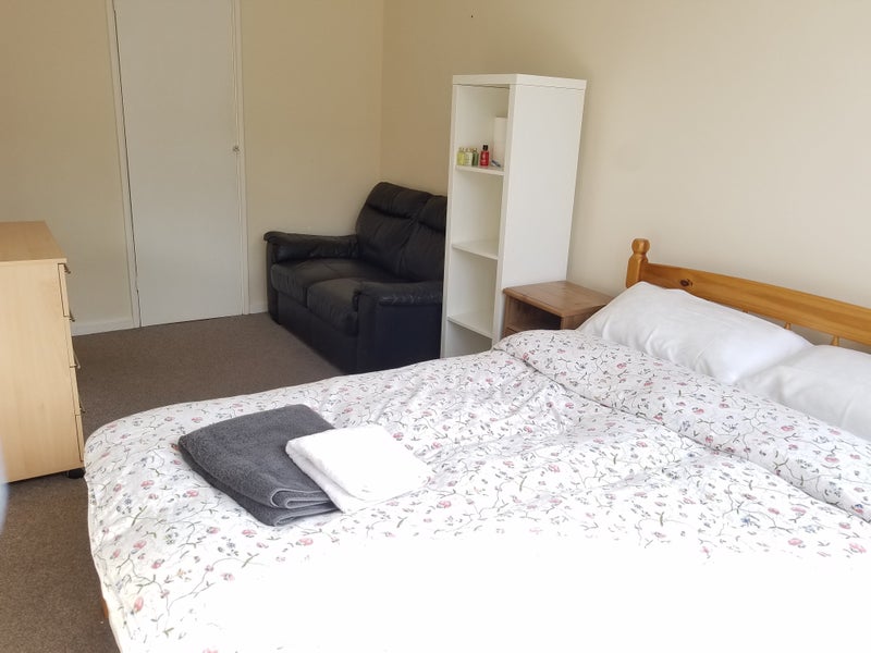 Photo 1: Large double bedroom view 2