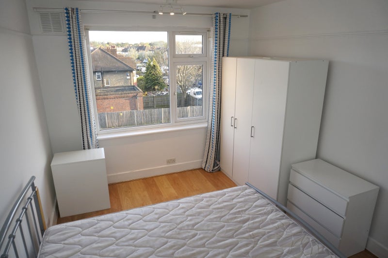 '2 bedroom flat for rent in Morden / Wimbledon' Room to Rent from SpareRoom