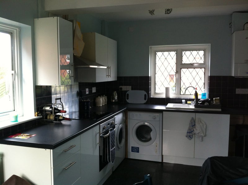 Photo 1: Kitchen