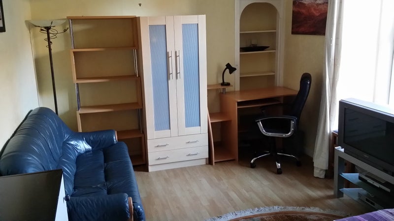 'Nice, bright and spacious room - available 5th Oct' Room to Rent from ...