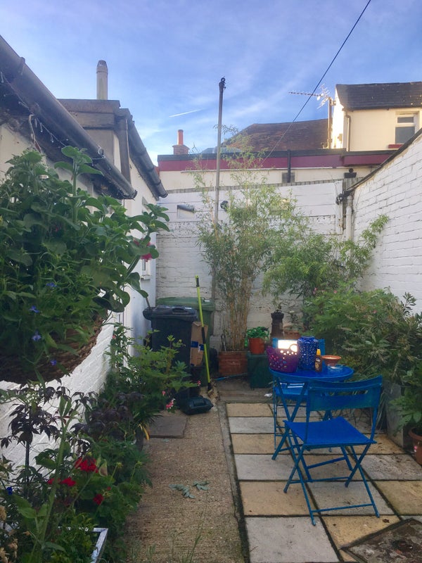 'Double room available in Earlswood, Redhill ' Room to Rent from SpareRoom