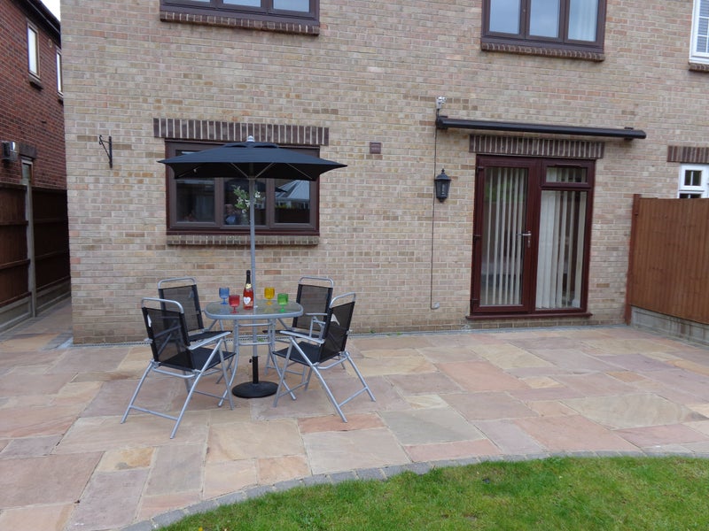 'Beautiful Rooms in a Quiet Street in Hornchurch' Room to Rent from