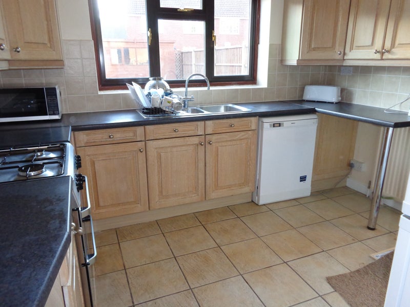 'Beautiful Rooms in a Quiet Street in Hornchurch' Room to Rent from