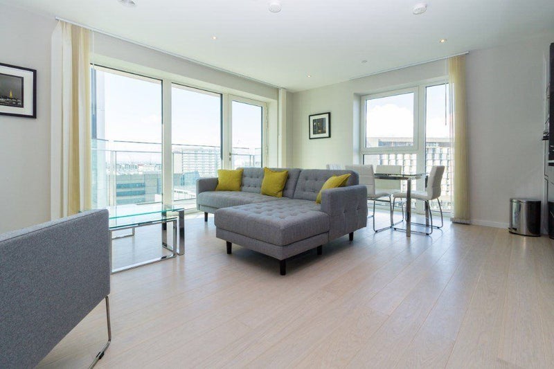 Photo 1: Living Room